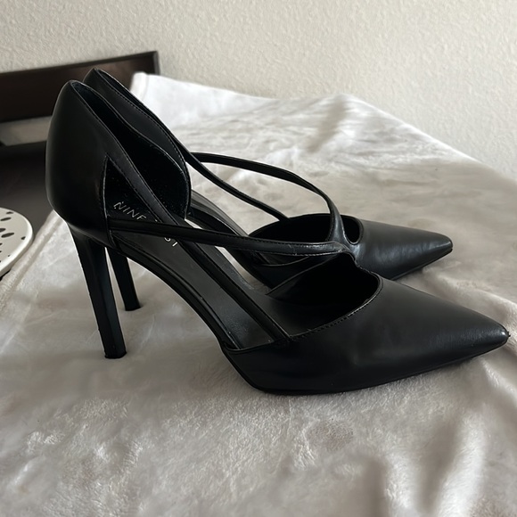 Nine West black heels - Picture 3 of 3